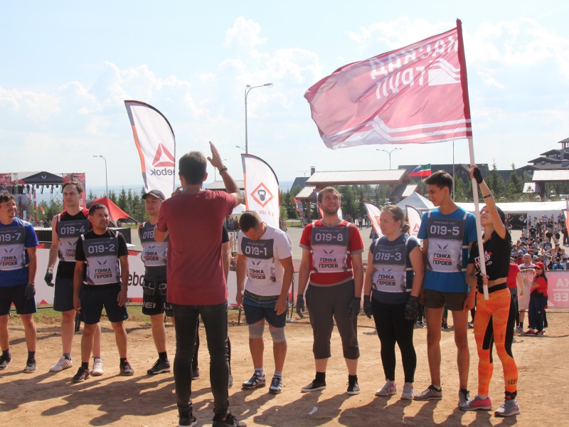 Фото 2. Спортивные приключения героев Каскад-ГРУП