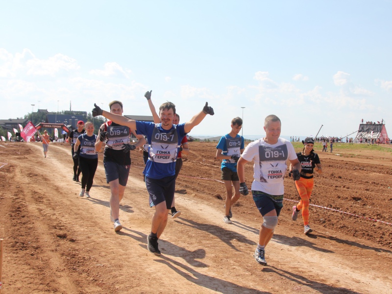 Фото 3. Спортивные приключения героев Каскад-ГРУП