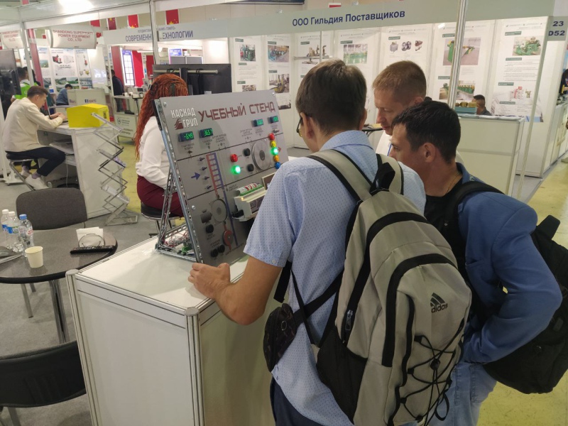 Фото 3. Стенд Каскад-АСУ открыт для посетителей на выставке «Электро-2023» Фото 3. Стенд Каскад-АСУ открыт для посетителей на выставке «Электро-2023»