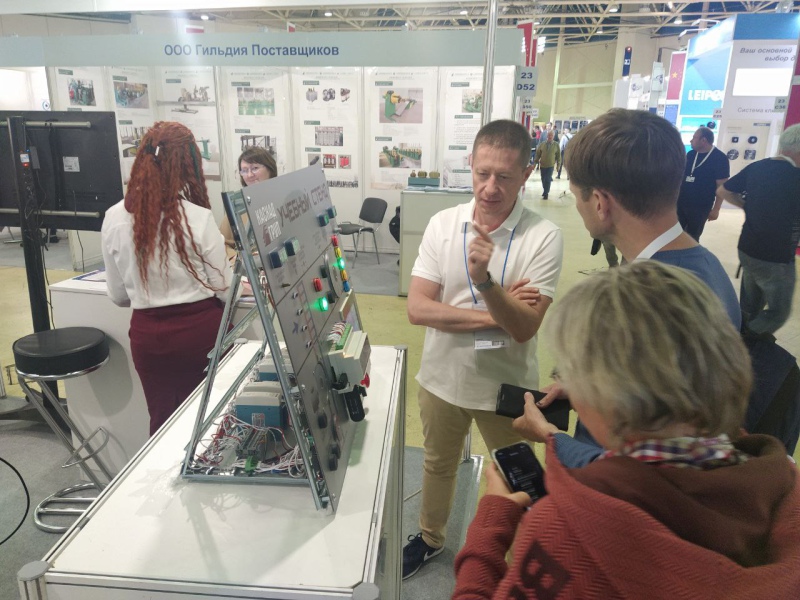 Фото 4. Стенд Каскад-АСУ открыт для посетителей на выставке «Электро-2023» Фото 4. Стенд Каскад-АСУ открыт для посетителей на выставке «Электро-2023»