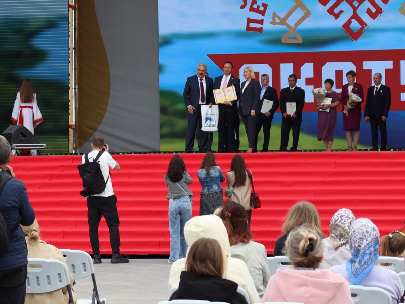 Фото 6. Награждены лучшие представители в своей профессии