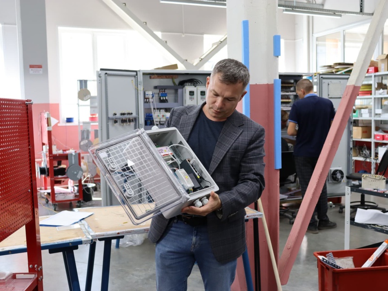 Фото 2. Для студентов Политеха провели экскурсию по производственным площадкам НПО «Каскад-ГРУП» Фото 2. Для студентов Политеха провели экскурсию по производственным площадкам НПО «Каскад-ГРУП»