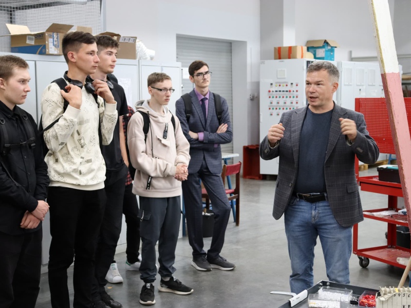 Фото 4. Для студентов Политеха провели экскурсию по производственным площадкам НПО «Каскад-ГРУП» Фото 4. Для студентов Политеха провели экскурсию по производственным площадкам НПО «Каскад-ГРУП»