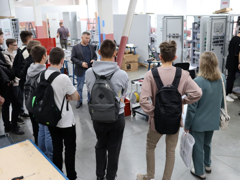 Фото 3. Для студентов Политеха провели экскурсию по производственным площадкам НПО «Каскад-ГРУП» Фото 3. Для студентов Политеха провели экскурсию по производственным площадкам НПО «Каскад-ГРУП»