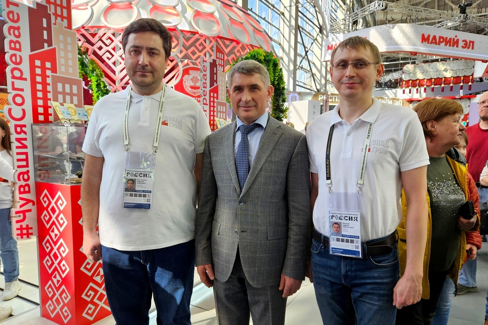 Фото 1. Учебные стенды НПО «Каскад-ГРУП» оценил Глава Чувашии Олег Николаев Фото 1. Учебные стенды НПО «Каскад-ГРУП» оценил Глава Чувашии Олег Николаев