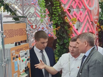 Фото 1. Учебные стенды НПО «Каскад-ГРУП» оценил Глава Чувашии Олег Николаев Фото 1. Учебные стенды НПО «Каскад-ГРУП» оценил Глава Чувашии Олег Николаев