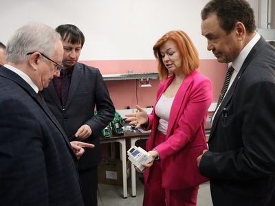 Фото 9. Налаживаем связи. Деловой визит представителей Донецкого национального технического университета Фото 9. Налаживаем связи. Деловой визит представителей Донецкого национального технического университета