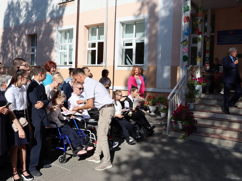 Фото 4. Сердечно поздравляем всех учеников, студентов, преподавателей и родителей с началом нового учебного года! Фото 4. Сердечно поздравляем всех учеников, студентов, преподавателей и родителей с началом нового учебного года!