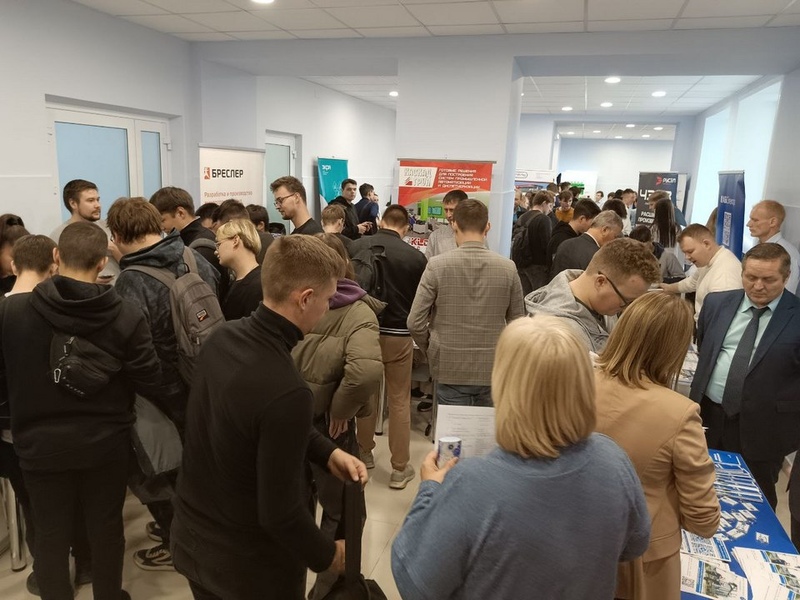 Фото 4. Каскад-ГРУП принял участие в стендовой выставке предприятий Чувашского государственного университета