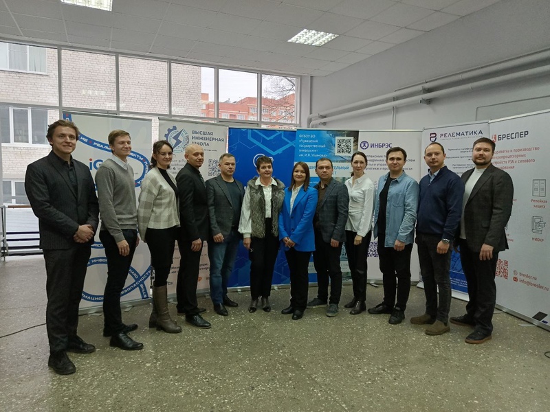 Фото 3. В Чувашском госуниверситете прошел Фестиваль технологий будущего Фото 3. В Чувашском госуниверситете прошел Фестиваль технологий будущего