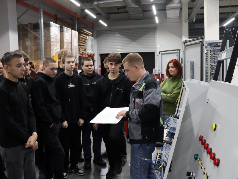 Фото 3. В Каскад-ГРУП провели экскурсию для первокурсников ЧЭМК Фото 3. В Каскад-ГРУП провели экскурсию для первокурсников ЧЭМК