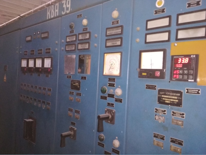 Рис.2. Старый местный щит управления МЩУ-39 агрегатом КВА-39