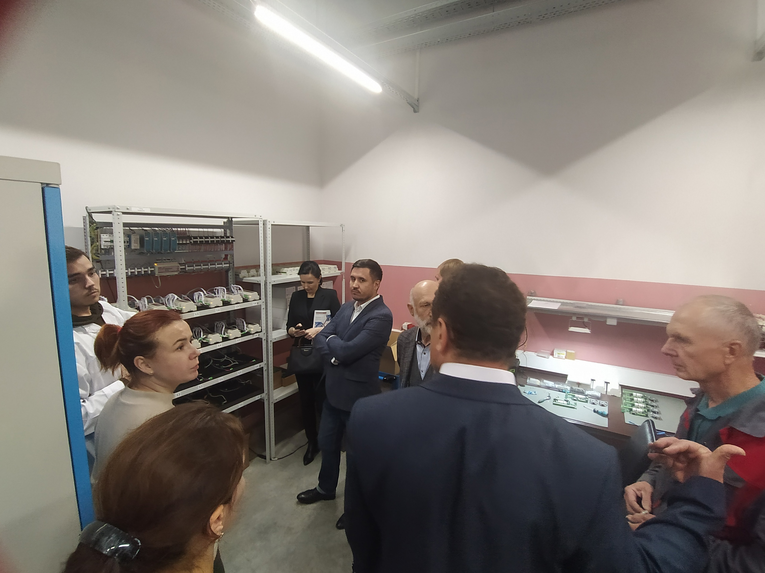 Участок сборки процессора автоматизации «Каскад АР-8»